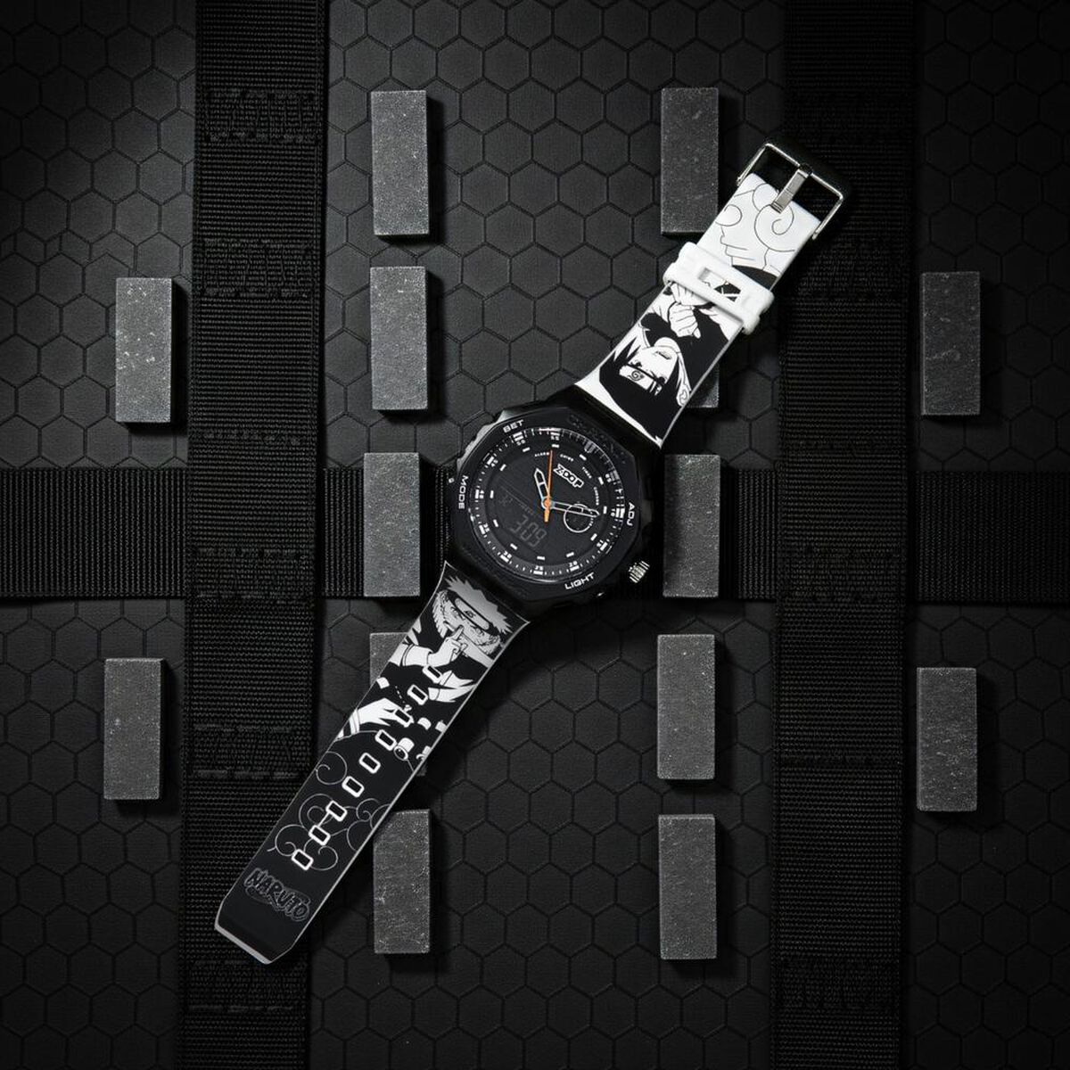 Zoop By Titan Black Dial White PU Strap Kids' Watch 16053PP01 - view 4