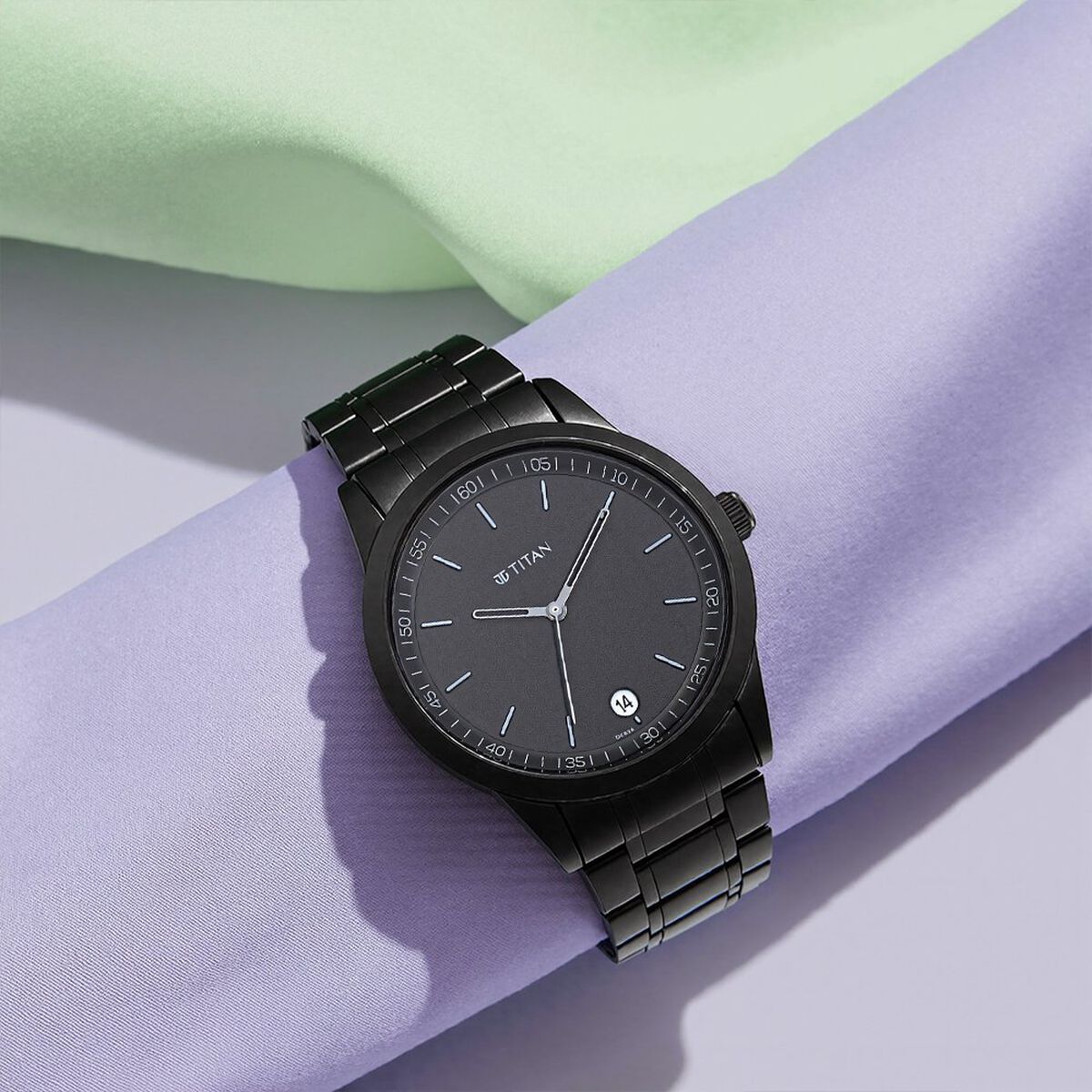 Titan Minimals Black Dial Black Metal Strap Men's Watch view 1