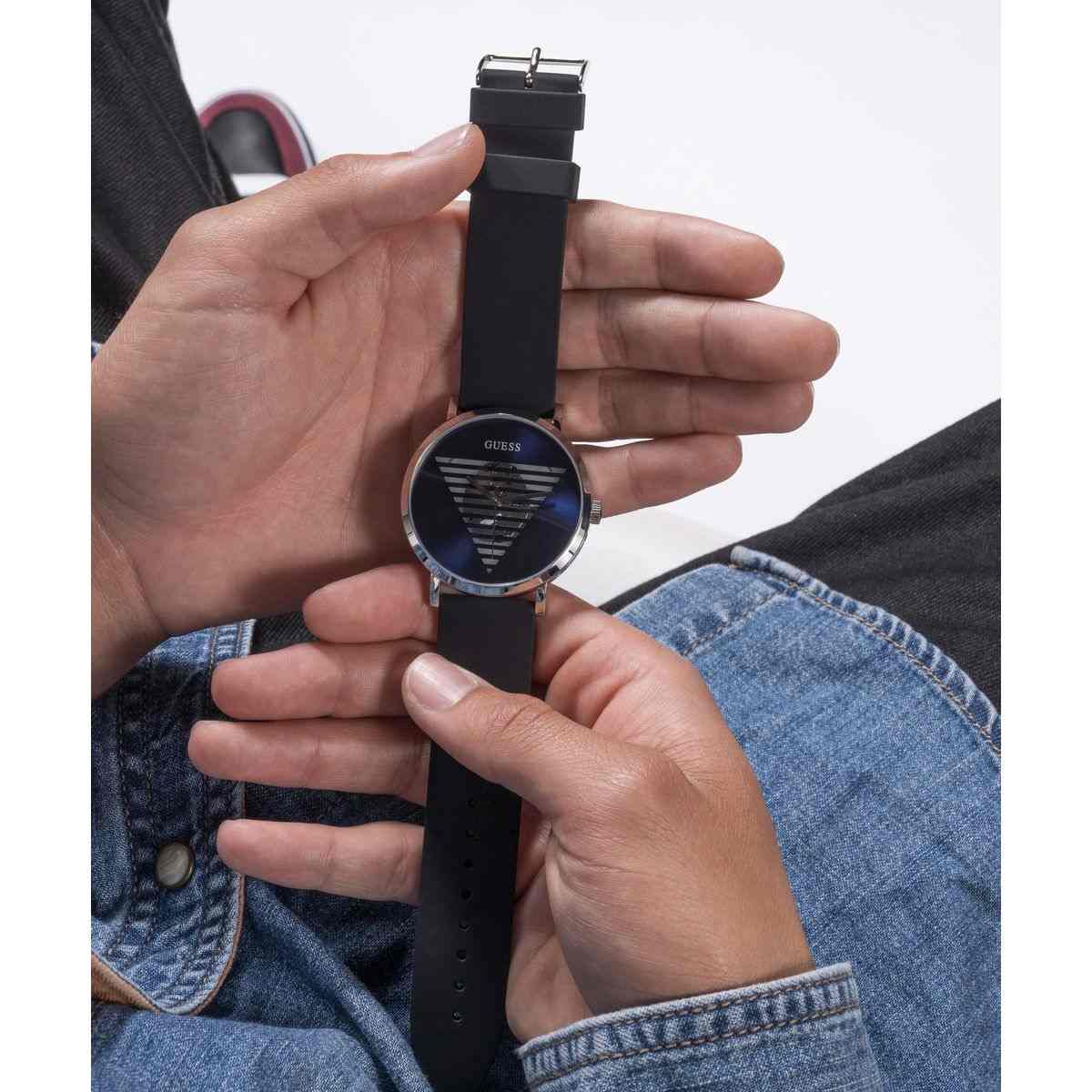Guess Idol Blue Dial Black Silicone Strap Men's Watch GW0503G2 - view 6