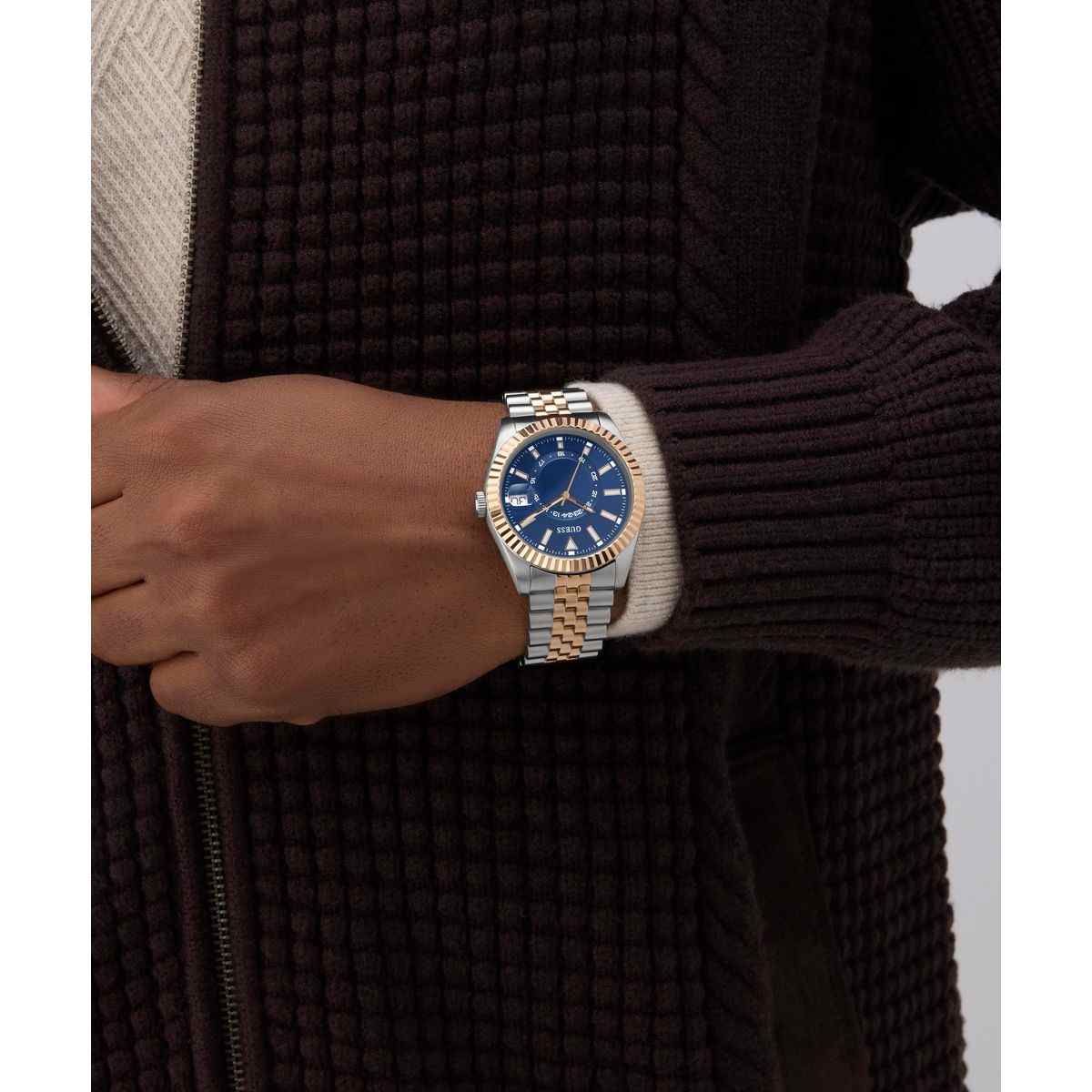 Guess Blue Dial Two-Tone Strap Men's Watch GW0977G5 - view 7